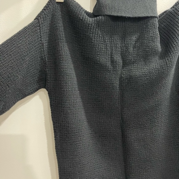 Size M Very nice dress to put with boots - Picture 3 of 3